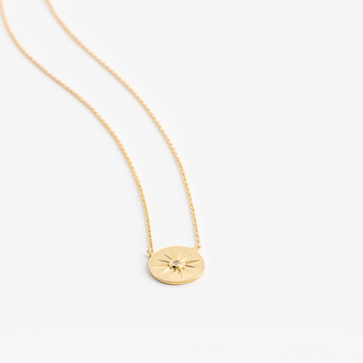 Round gold-plated pendant necklace