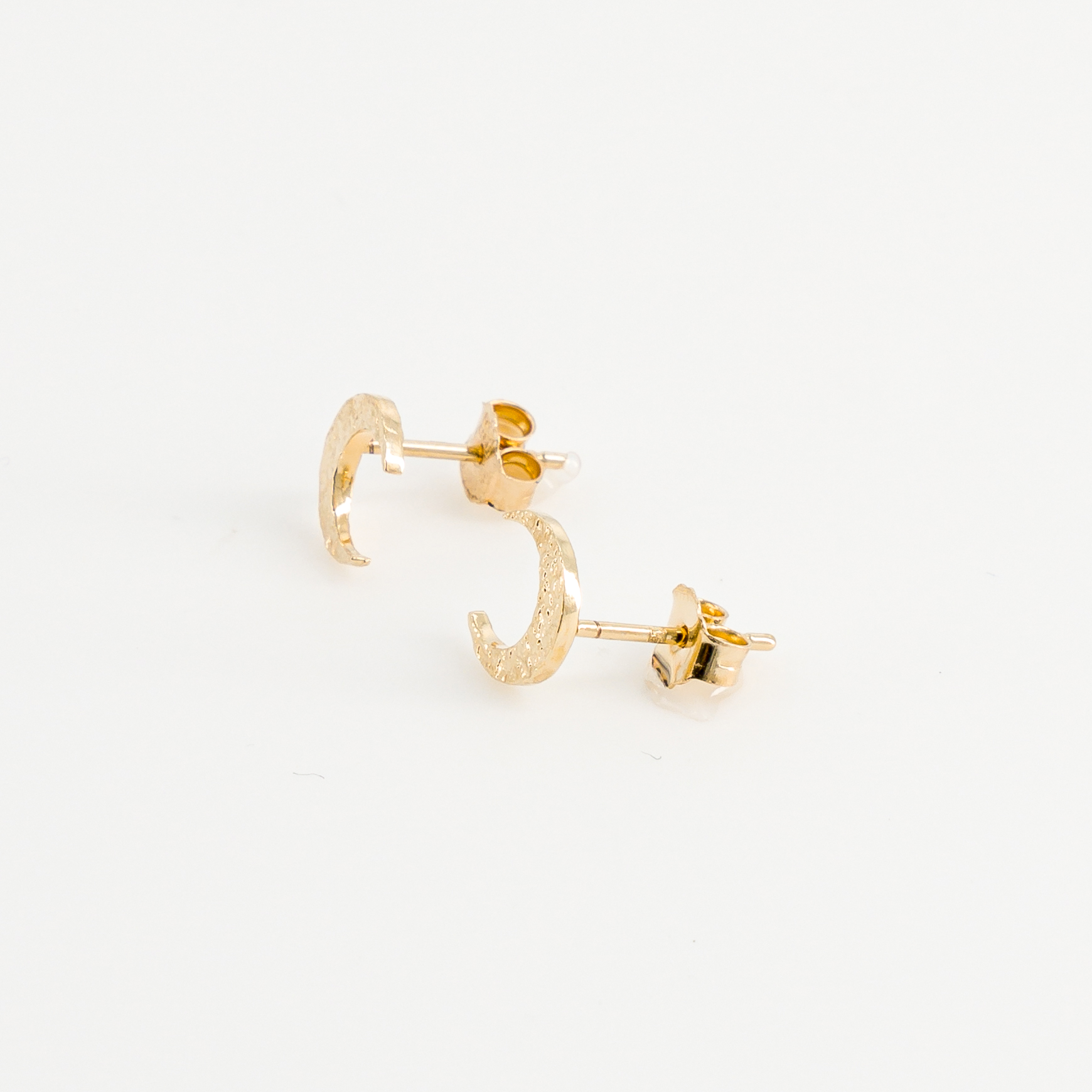 moon ear chips profile view