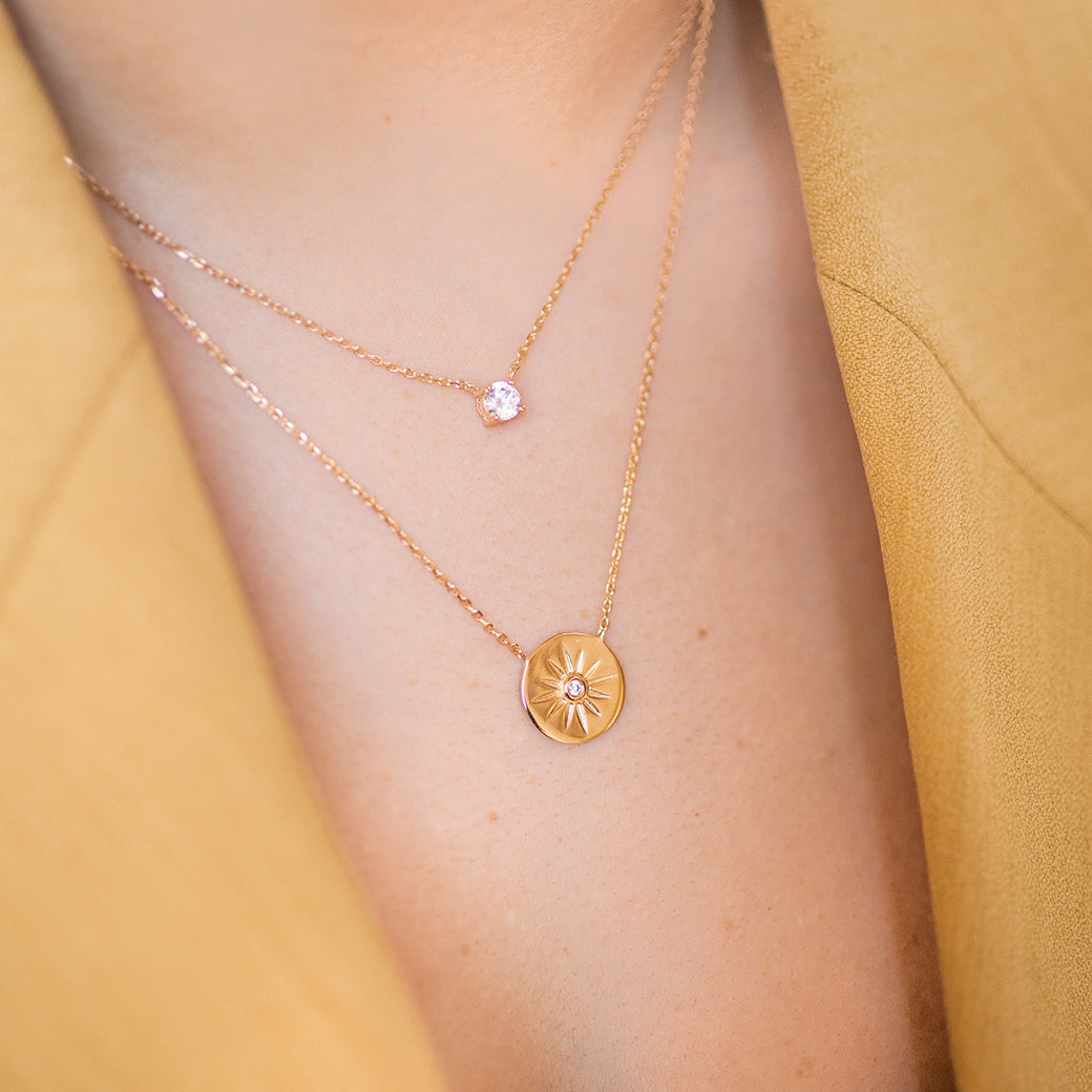 gold-plated round pendant necklace 