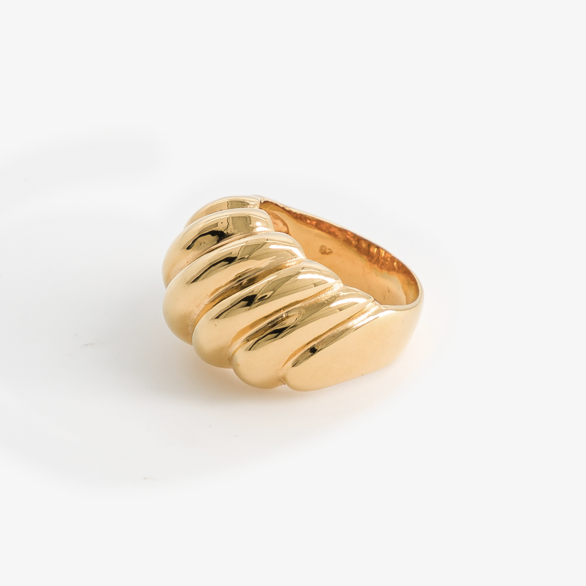 Grosse bague plaqué or femme côté droit