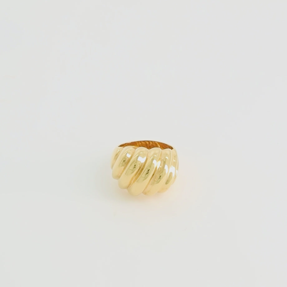 Grosse bague plaqué or femme vidéo 