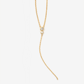 Collier qui tombe dans le décolleté plaqué or